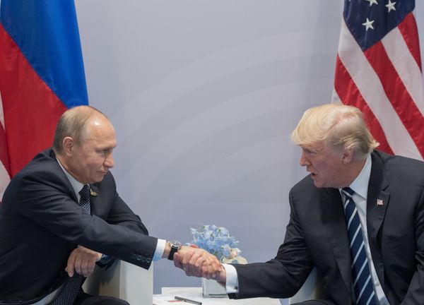 Президент РФ В. Путин принимает участие в саммите Группы двадцати в Гамбурге Президент РФ В. Путин принимает участие в саммите Группы двадцати в Гамбурге