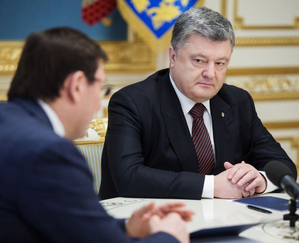 Президент Украины П. Порошенко провел совещание с Ю. Луценко и А. Турчиновым