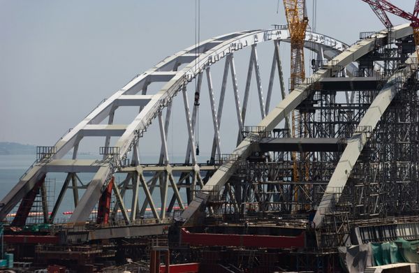 Строительство автомобильных подходов к мосту через Керченский пролив