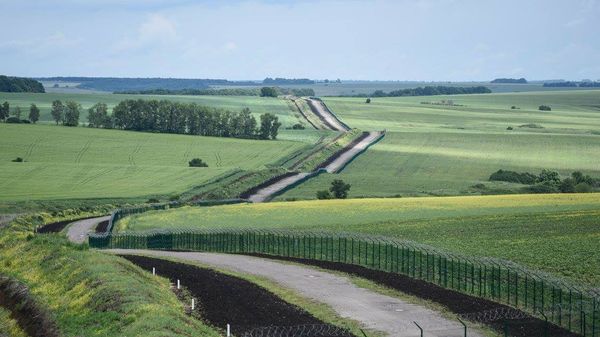 Граница Украины с Россией, построенная Яценюком