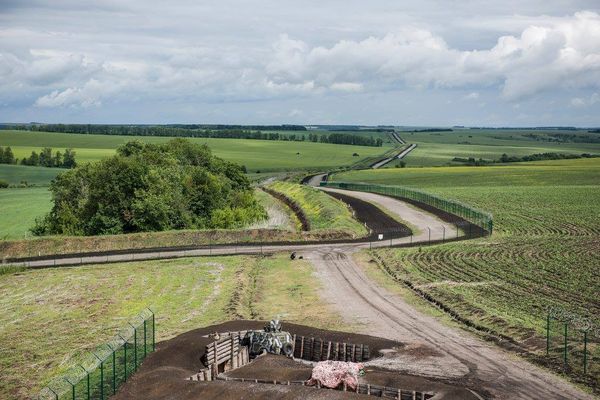 Граница Украины с Россией, построенная Яценюком