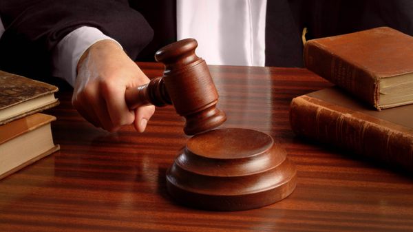 суд молоток судьи сток