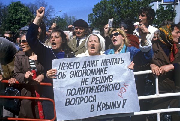 Митинг сторонников проведения референдума о независимости Крыма