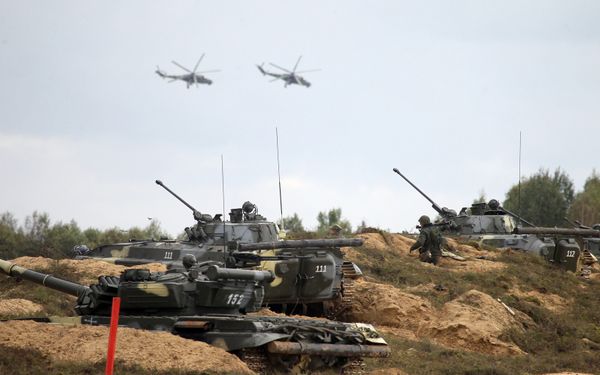 Учения вооруженных сил России и Белоруссии Запад-2013 Учения вооруженных сил России и Белоруссии Запад-2013