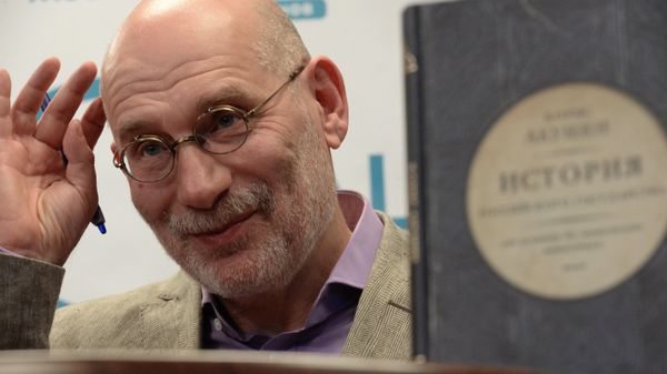 Презентация книги писателя Бориса Акунина История государства российского Презентация книги писателя Бориса Акунина История государства российского