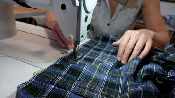 Производство и продажа школьной формы в Донецке