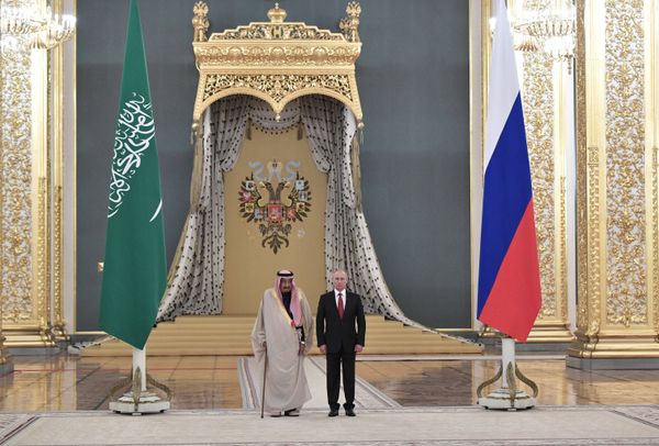 Переговоры президента РФ В. Путина с королем Саудовской Аравии С. Аль-Саудом
