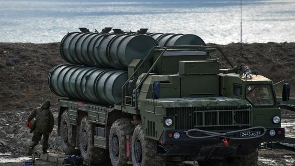 Полк С-400 заступил на боевое дежурство в Крыму Полк С-400 заступил на боевое дежурство в Крыму