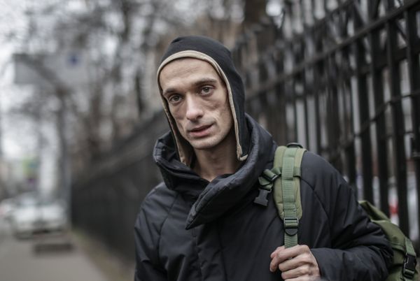 Художник Петр Павленский вызван на допрос в Москву Художник Петр Павленский вызван на допрос в Москву