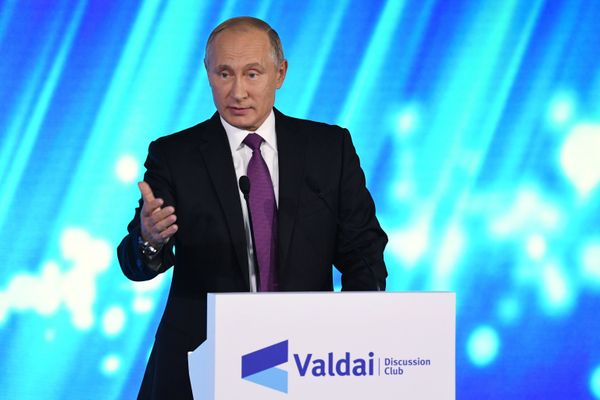 Президент РФ В. Путин принял участие в итоговой сессии Международного дискуссионного клуба Валдай Президент РФ В. Путин принял участие в итоговой сессии Международного дискуссионного клуба Валдай