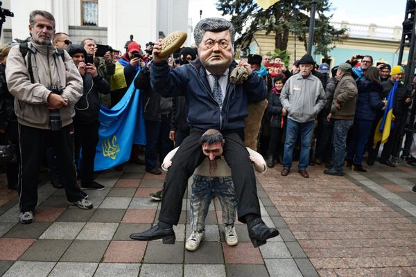 Митинг у здания Рады в Киеве Митинг у здания Рады в Киеве