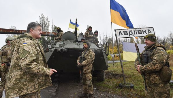 порошенко всу бтр солдаты авдеевка флаг оружие порошенко всу бтр солдаты авдеевка флаг оружие