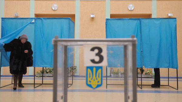 Голосование жителей Киева в день второго тура выборов президента Украины