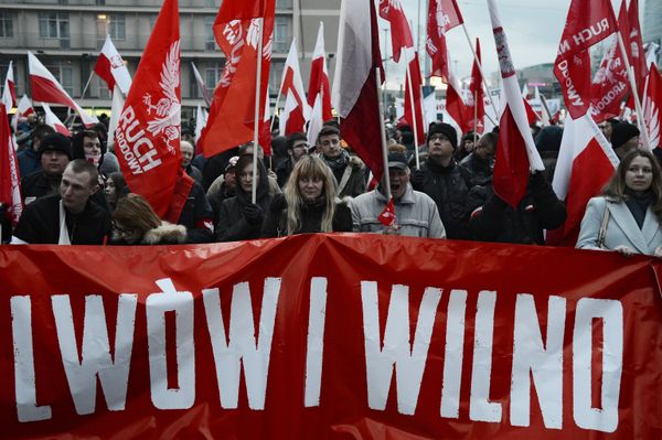 Марш в Варшаве по случаю Дня независимости
