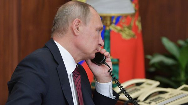 Президент РФ В. Путин провел телефонный разговор с главами ДНР А. Захарченко и ЛНР И. Плотницким Президент РФ В. Путин провел телефонный разговор с главами ДНР А. Захарченко и ЛНР И. Плотницким