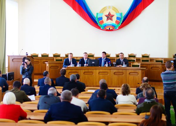 Народный совет ЛНР принял отставку И. Плотницкого Народный совет ЛНР принял отставку И. Плотницкого