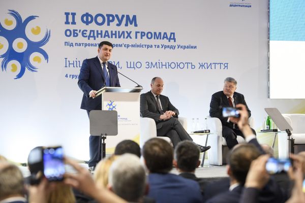 Гройсман Парубий Порошенко децентрализация Гройсман Парубий Порошенко децентрализация