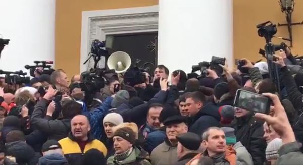 Саакашвили отбили у СБУ Саакашвили отбили у СБУ