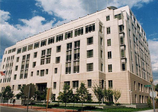 Штаб-квартира ФБР (здание Э. Гувера). Вашингтон, США Штаб-квартира ФБР (здание Э. Гувера). Вашингтон, США