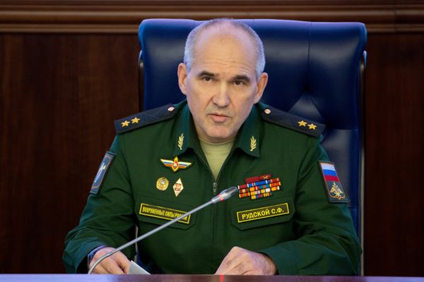 Брифинг начальника Главного оперативного управления Генштаба РФ Сергея Рудского Брифинг начальника Главного оперативного управления Генштаба РФ Сергея Рудского