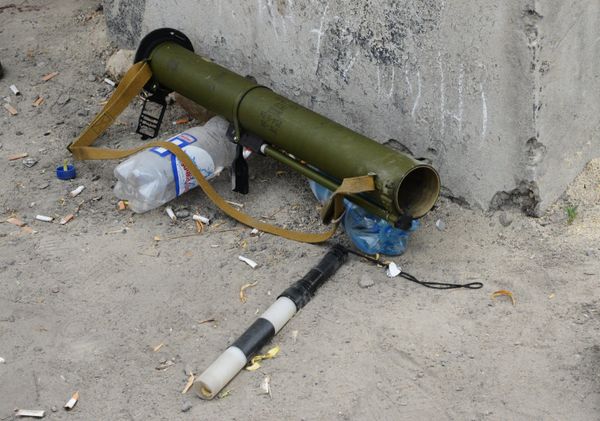 Последствия вооруженного столкновения в районе села Карловка Донецкой области