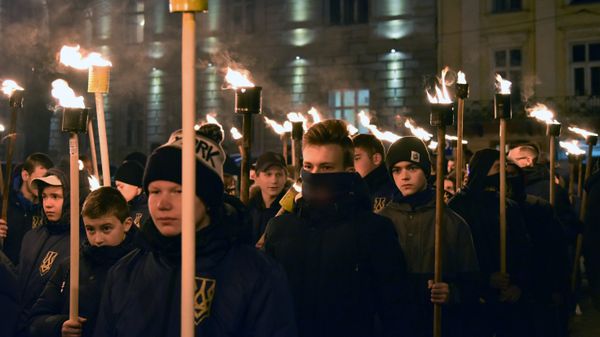 Марш националистов на Украине Марш националистов на Украине
