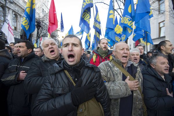 Пикет сторонников евроинтеграции Украины у здания Верховной Рады в Киеве