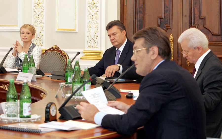 Юлия Тимошенко, Виктор Янукович, Виктор Ющенко (слева направо)