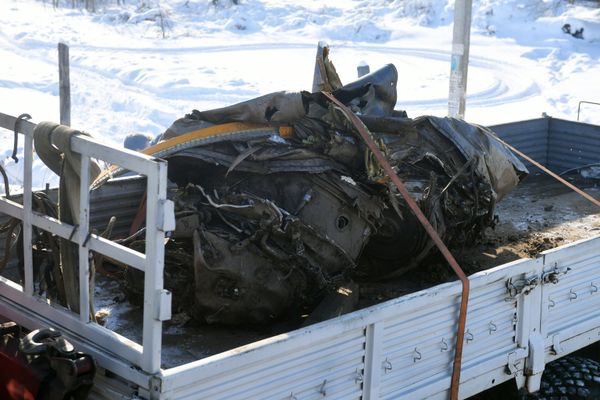 Спасатели завершают поисковую операцию на месте крушения Ан-148 в Подмосковье Спасатели завершают поисковую операцию на месте крушения Ан-148 в Подмосковье