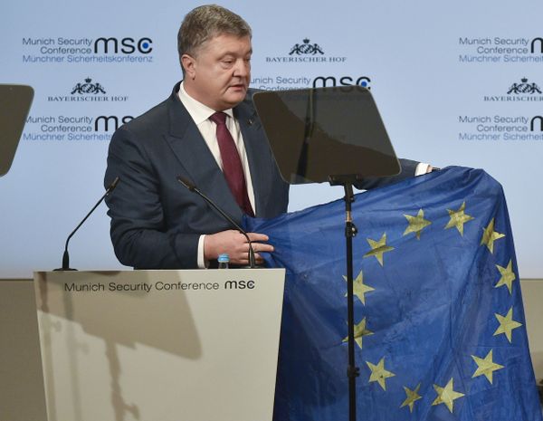 Порошенко флаг ЕС