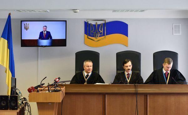 Суд в Киеве по делу экс-президента Украины В. Януковича Суд в Киеве по делу экс-президента Украины В. Януковича