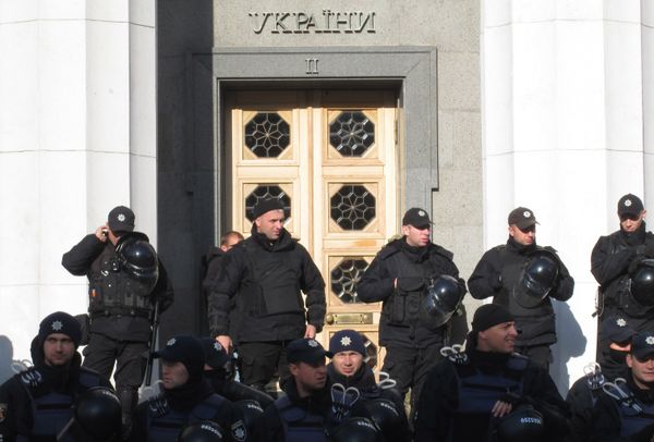 Митинг у здания Верховной рады Украины в Киеве
