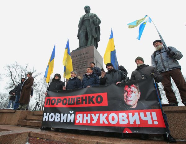 Акция с требованием отставки президента Украины П. Порошенко в Киеве