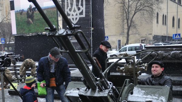 Празднование 25-й годовщины Вооруженных сил Украины во Львове