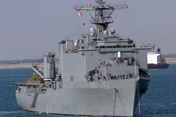 Десантный корабль-док «Оук Хилл» (USS Oak Hill LSD 51) ВМС США