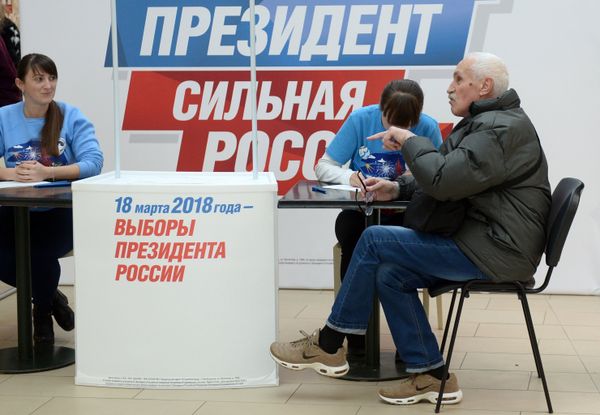 Начался сбор подписей в поддержку выдвижения В. Путина на президентских выборах