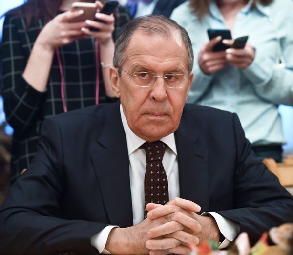Встреча главы МИД РФ С. Лаврова с начальником Управления по безопасности при президенте Республики Корея Чон Ый Ёном