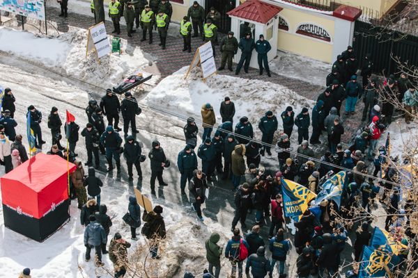 На Украине россиян не пускают на избирательные участки На Украине россиян не пускают на избирательные участки