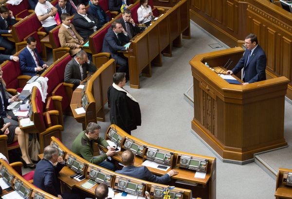 Н. Савченко задержали у Верховной рады Украины