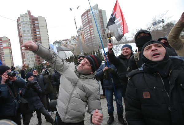 На Украине россиян не пускают на избирательные участки На Украине россиян не пускают на избирательные участки