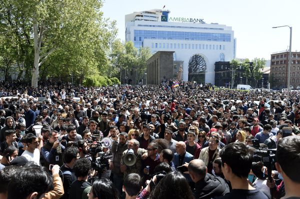 Акции протеста продолжаются в Ереване