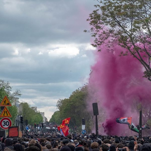 Первомайская демонстрация в Париже - 2018 Первомайская демонстрация в Париже - 2018