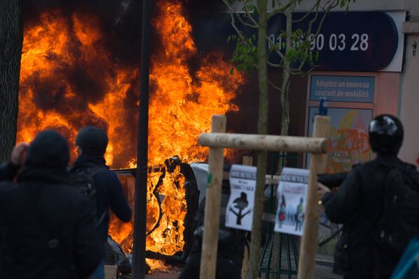 Беспорядки во время первомайской демонстрации в Париже