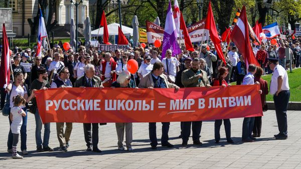 Первомайские демонстрации за рубежом