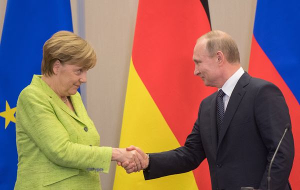 Переговоры президента РФ В. Путина с Федеральным канцлером ФРГ А. Меркель