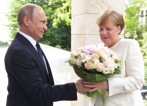 Президент РФ В. Путин встретился с канцлером ФРГ А. Меркель