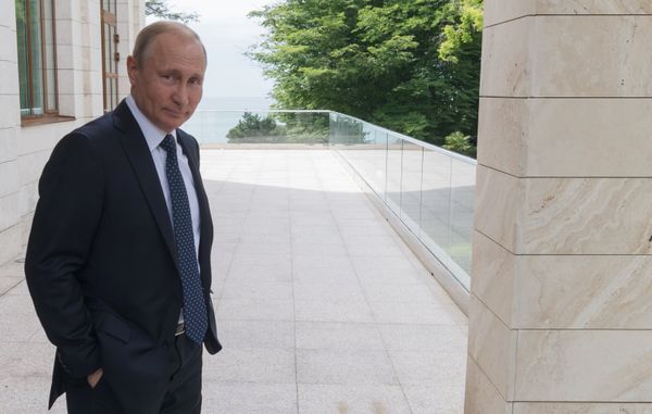 Президент РФ В. Путин встретился с канцлером ФРГ А. Меркель
