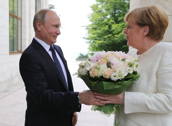 Президент РФ В. Путин встретился с канцлером ФРГ А. Меркель