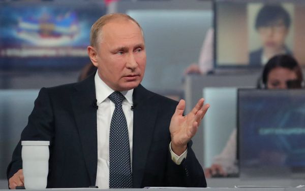 Прямая линия с президентом России Владимиром Путиным