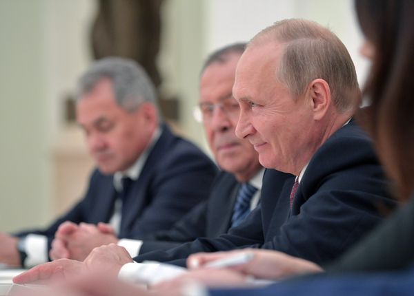 Президент РФ В. Путин встретился с советником президента США по вопросам нацбезопасности Д. Болтоном